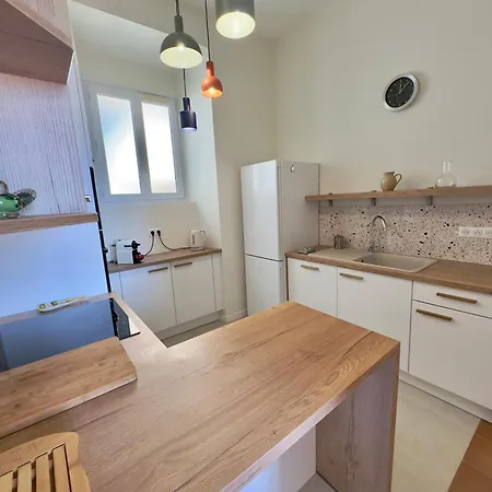 Le Victoria Vista Vue شقة مينتون