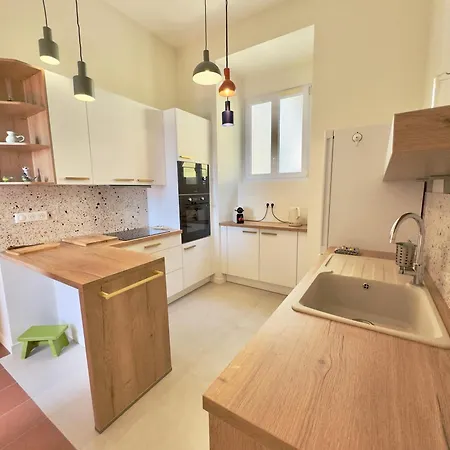 Le Victoria Vista Vue * مينتون