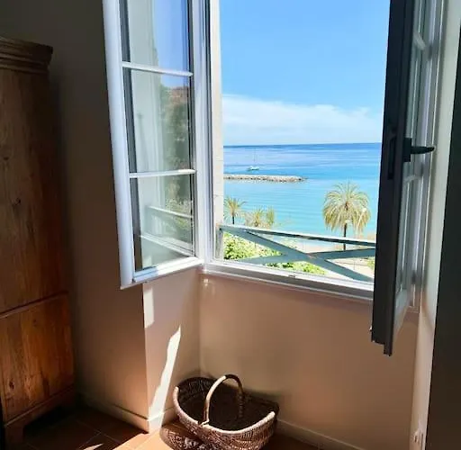 Le Victoria Vista Vue Апартаменты *